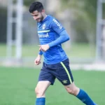 Recuperado de conjuntivite, Villasanti faz primeiro treino na pré-temporada do Grêmio