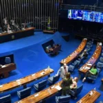 Corrida eleitoral: foco de disputa entre Lula e Flávio, o Senado tem recorde de trocas de partidos e vira terreno instável para o governo