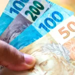 Aposentados e pensionistas do INSS que ganham mais de um salário mínimo começam a receber o 13º