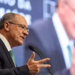 Vice-presidente Geraldo Alckmin afirma que a gripe aviária é limitada ao RS e que os protocolos estão sendo cumpridos