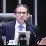 Presidente da Câmara dos Deputados critica alta de IOF: “Executivo não pode gastar sem freio e depois passar o volante para o Congresso segurar”