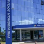 Aposentados não precisam acionar justiça por valores do INSS, diz AGU
