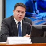 Alexandre de Moraes vota para derrubar decisão da Câmara que beneficia o deputado Ramagem