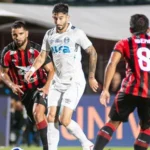 Villasanti tem lesão muscular e vira desfalque para os próximos jogos do Grêmio