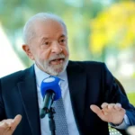 Lula afirma que será candidato em 2026 porque não quer entregar o País para um “bando de malucos”