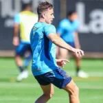 Arthur treina antes da reapresentação do elenco do Grêmio