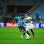 Saiba onde assistir ao jogo do Grêmio contra o Bahia, neste domingo, pelo Brasileirão
