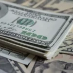 Com foco em juros e cenário internacional, dólar sobe para R$ 5,08 e bolsa recua