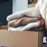 Campanha do Agasalho mobiliza Fecomércio-RS para arrecadação de roupas e leite