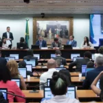 Proposta que reduz maioridade penal de 18 para 16 anos é aprovada na Câmara dos Deputados