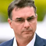 O senador Flávio Bolsonaro vai pedir a Trump para suspender o tarifaço contra o Brasil até depois das eleições