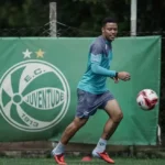 Mandaca nega pré-contrato com o Grêmio: “Não assinei nada”